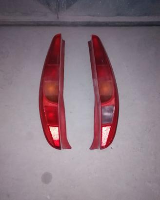 Fanali posteriori dx e sx con lampadine