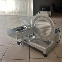 Affettatrice professionale da cucina