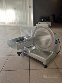 Affettatrice professionale da cucina