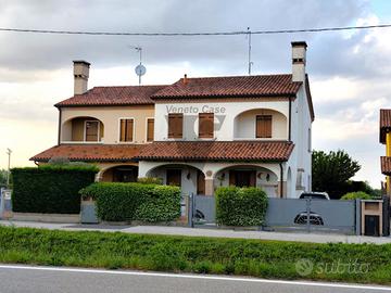 SPLENDIDA BIFAMILIARE CON SCOPERTO PRIVATO - PREMA