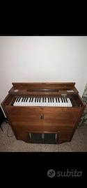 Harmonium d’epoca a pedali