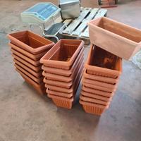 23 vasi in plastica per piantine usati