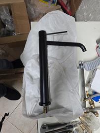 Miscelatore alto per lavabo