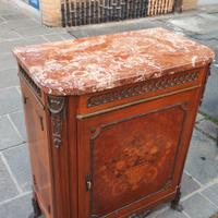 Mobile antico con piano in marmo 