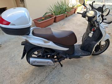 Scooter Suzuki Sixteen 150