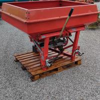 Spandiconcime lely 2 eliche 700 lt