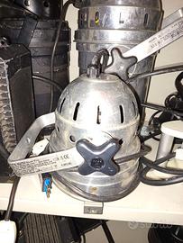 Fari teatrali e materiale tecnico teatro