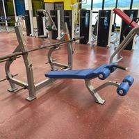 Panca declinata con appoggi per bilanciere