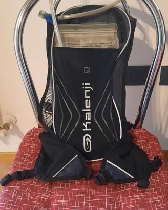 Zainetto Kalenji con sacca per liquidi 