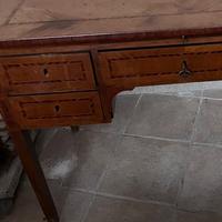 scrivania in legno