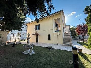 Cer chi una casa singola o bi fam a San Gabriele ?