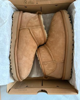 UGG classic ultra mini chestnut