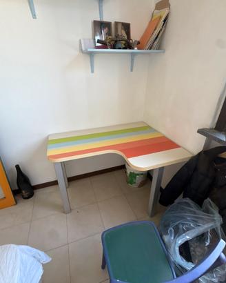 Scrivania angolare colorata per cameretta – 120x89
