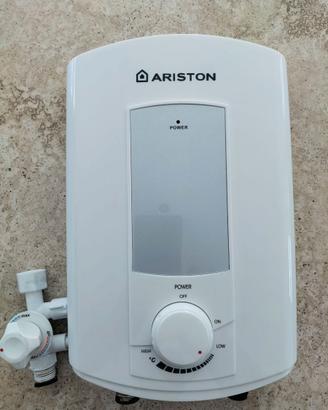 Scaldabagno elettrico istantaneo Ariston