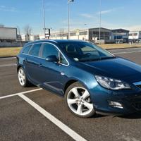 Astra 1.6 Turbo 180CV Sports Tourer Cosmo S MY2012