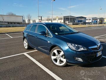 Astra 1.6 Turbo 180CV Sports Tourer Cosmo S MY2012