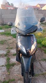 Scooter 300 marciante e revisionato 