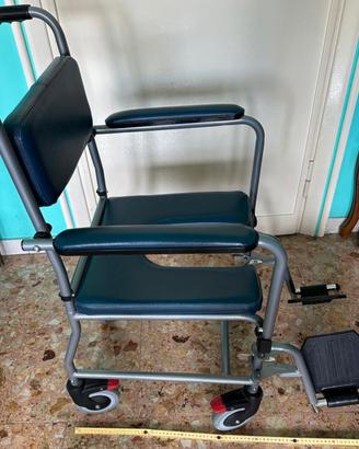 Sedia comoda WC con ruote per anziani e disabili