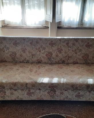 Divano letto e poltrone
