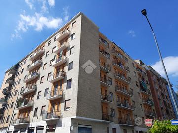 MONOLOCALE A MILANO
