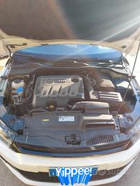 auto tenuta maniacalmente 