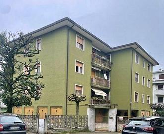Immobile in asta di 98 m² con 3 locali e box auto 