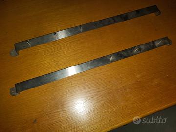 Due mensole in acciaio per cucina