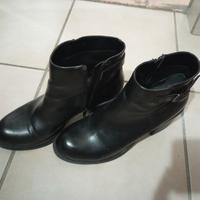 Stivaletti Bata neri