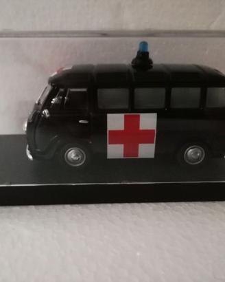 modellino alfa romeo f 12 ambulanza carabinieri