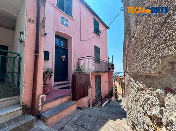 4 LOCALI A LA SPEZIA