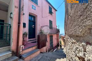 4 LOCALI A LA SPEZIA