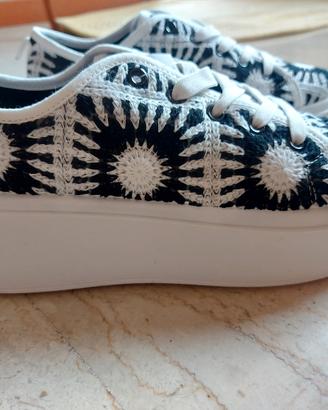 Scarpe per donna in tessuto molto carine misura 39