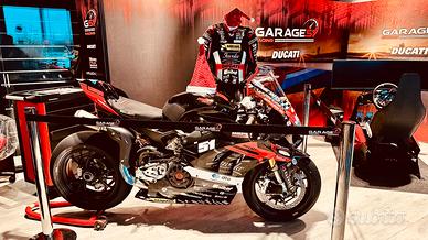 Ducati Panigale V4R SBK team Barni ex Pirro