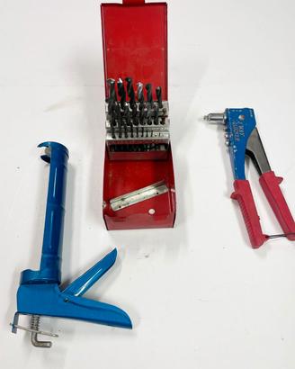 Kit pistola silicone, rivettatrice, punte da ferro