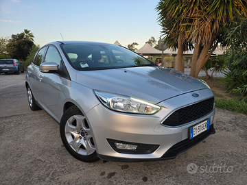 Ford Focus Berlina