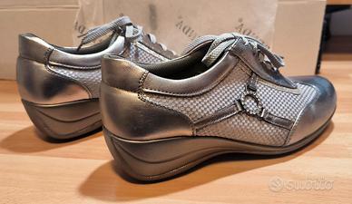 Sneakers Argento Metallizzate – Comfort, Design