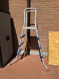 Scaletta da piscina