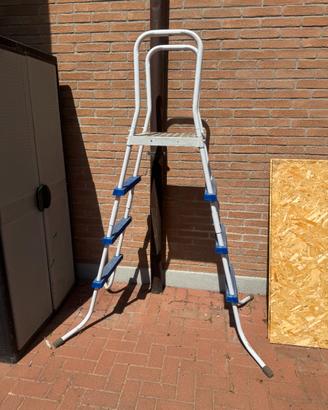 Scaletta da piscina