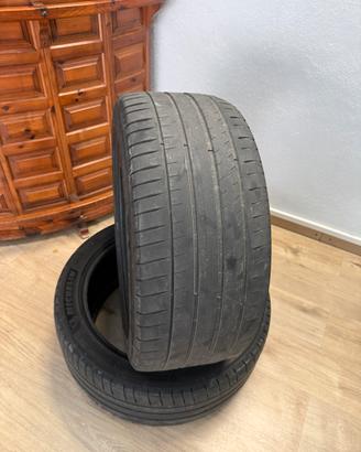 Gomme 285/40/20 micheline