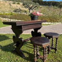 Scrittoio con 2 sgabelli