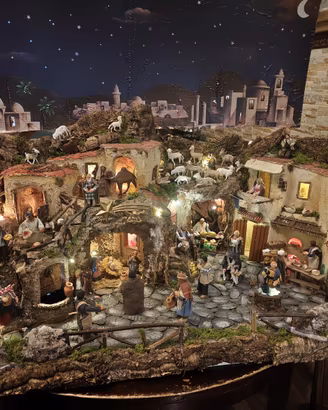 Presepe artigianale curato illuminazione integrata