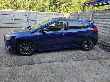 Ford Focus st line 1.5 120cv