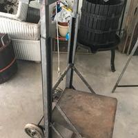 Sollevatore per damigiane