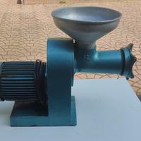 Attrezzatura per insaccati e salami