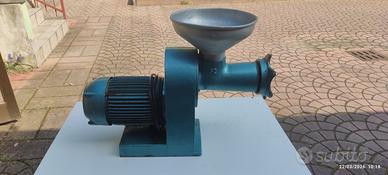 Attrezzatura per insaccati e salami