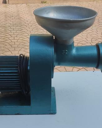 Attrezzatura per insaccati e salami