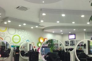 Parrucchiere/centro estetico