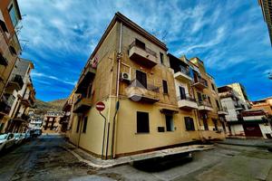 3 LOCALI A PALERMO