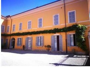 VILLA STORICA A TRIVULZIO CON APPARTAMENTI, UFFICI