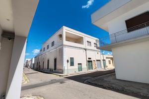 Abitazione con box e terrazzi: PREZZO INTERESSANTE